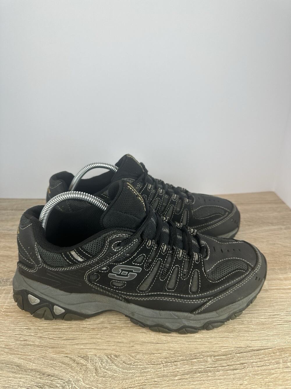 Skechers 50125 Mens Trail Hiking Shoes Size 9 Black Charcoal Lace Up Athletic